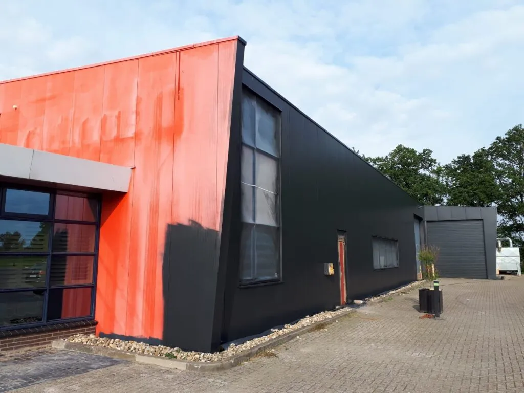 restylen van een bedrijfspand door middel van een nieuwe coating