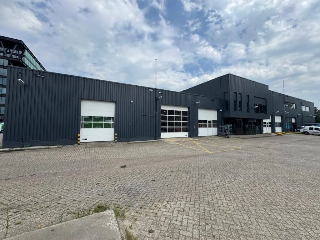 Gevel-renovatie-Amsterdam-Base-Investments-Property-Restyle-Group-02.PG